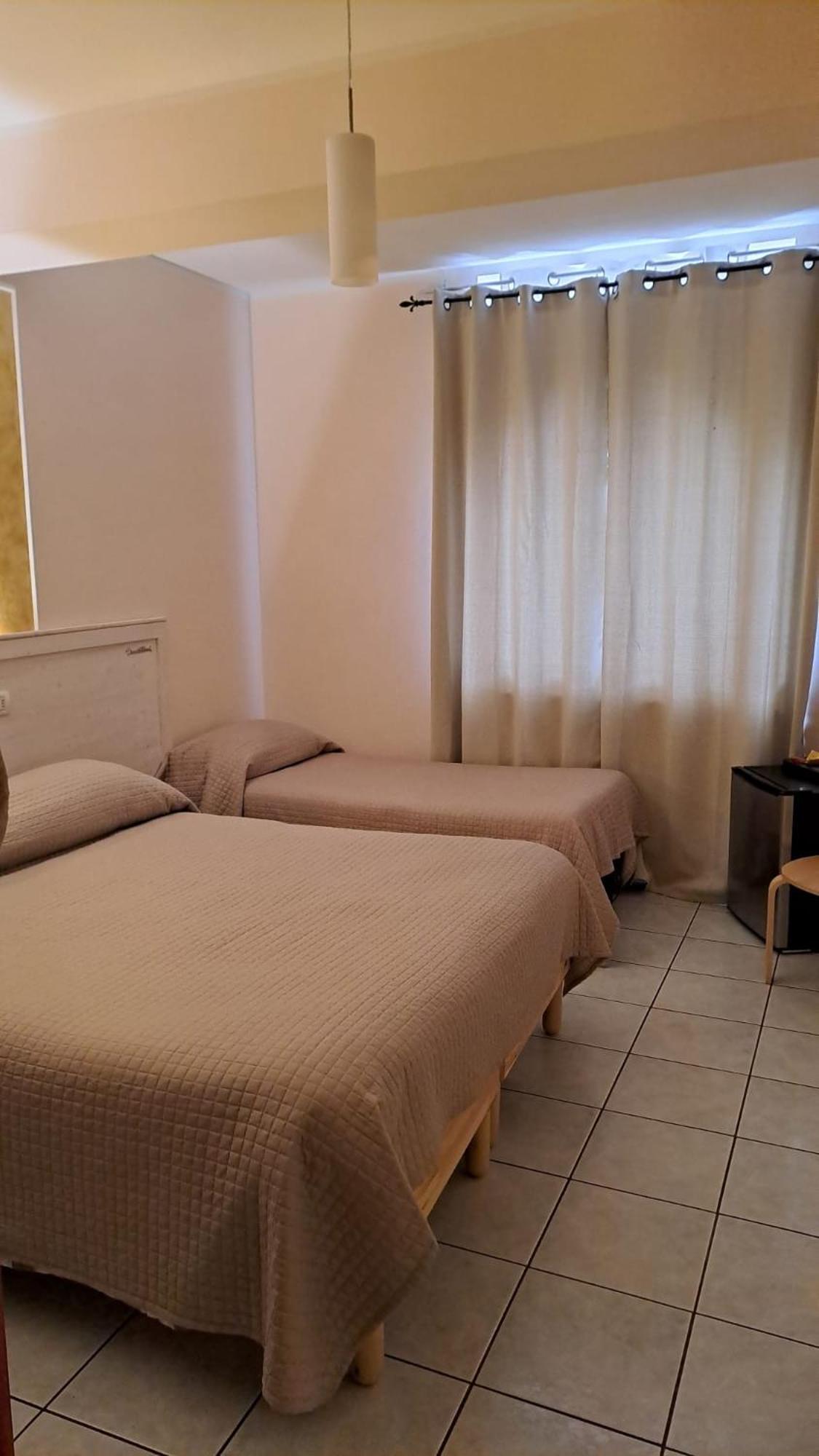 Hotel Lo Smeraldo Roccavivara Eksteriør billede